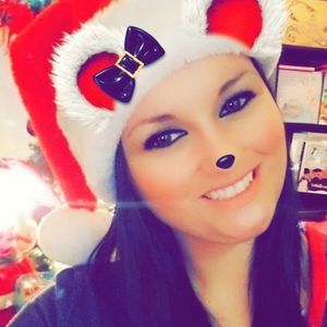 Meet your Posher, Elizabeth